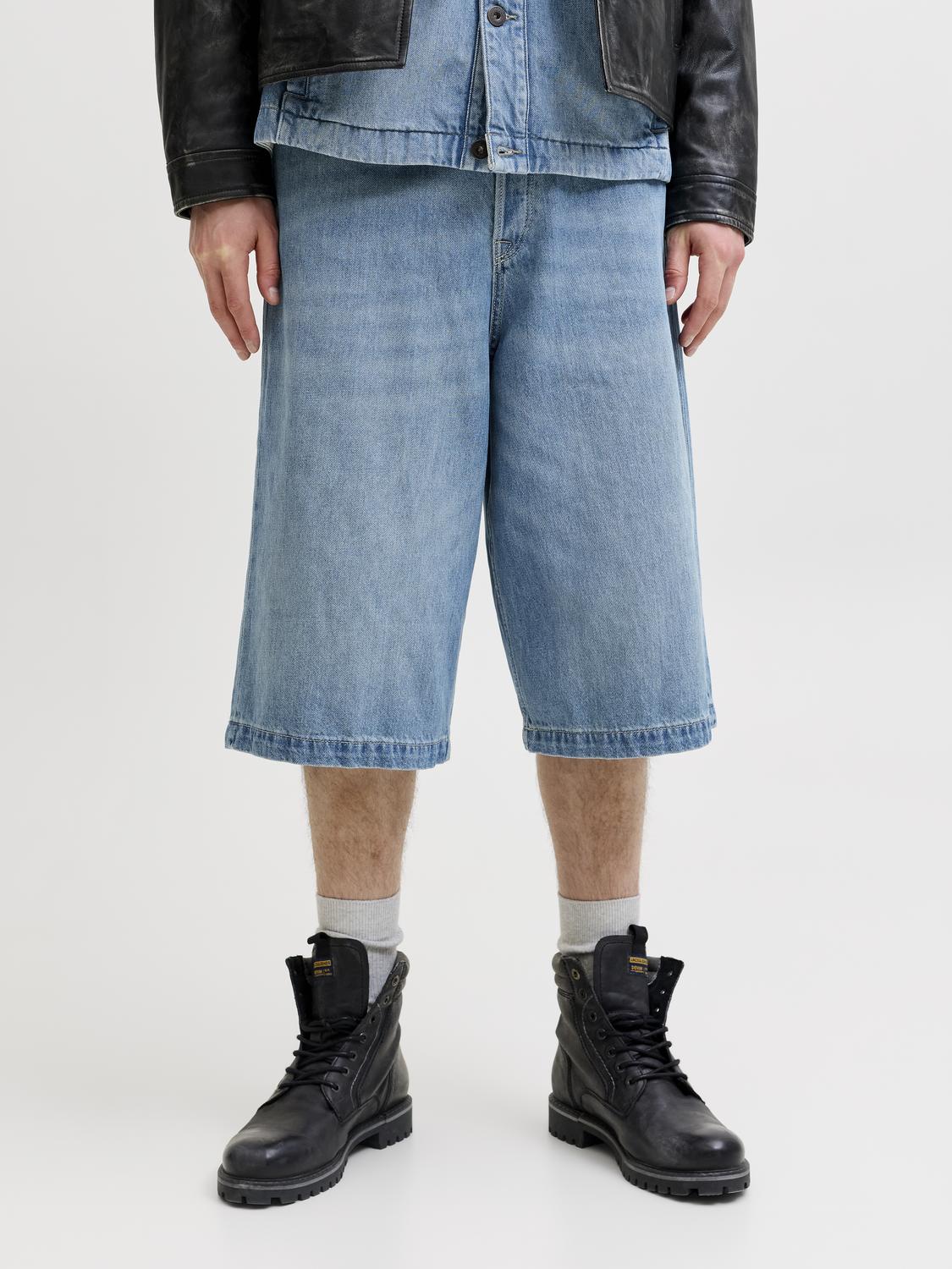 model_shot-front